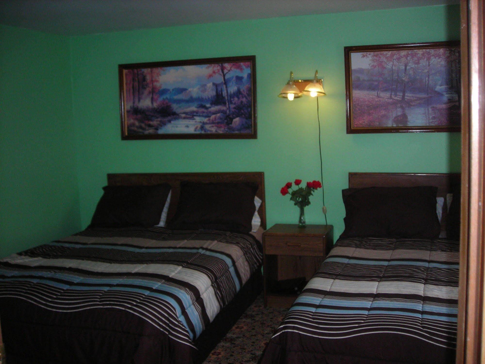 Deer Trail Motel Wisconsin Dells Bagian luar foto