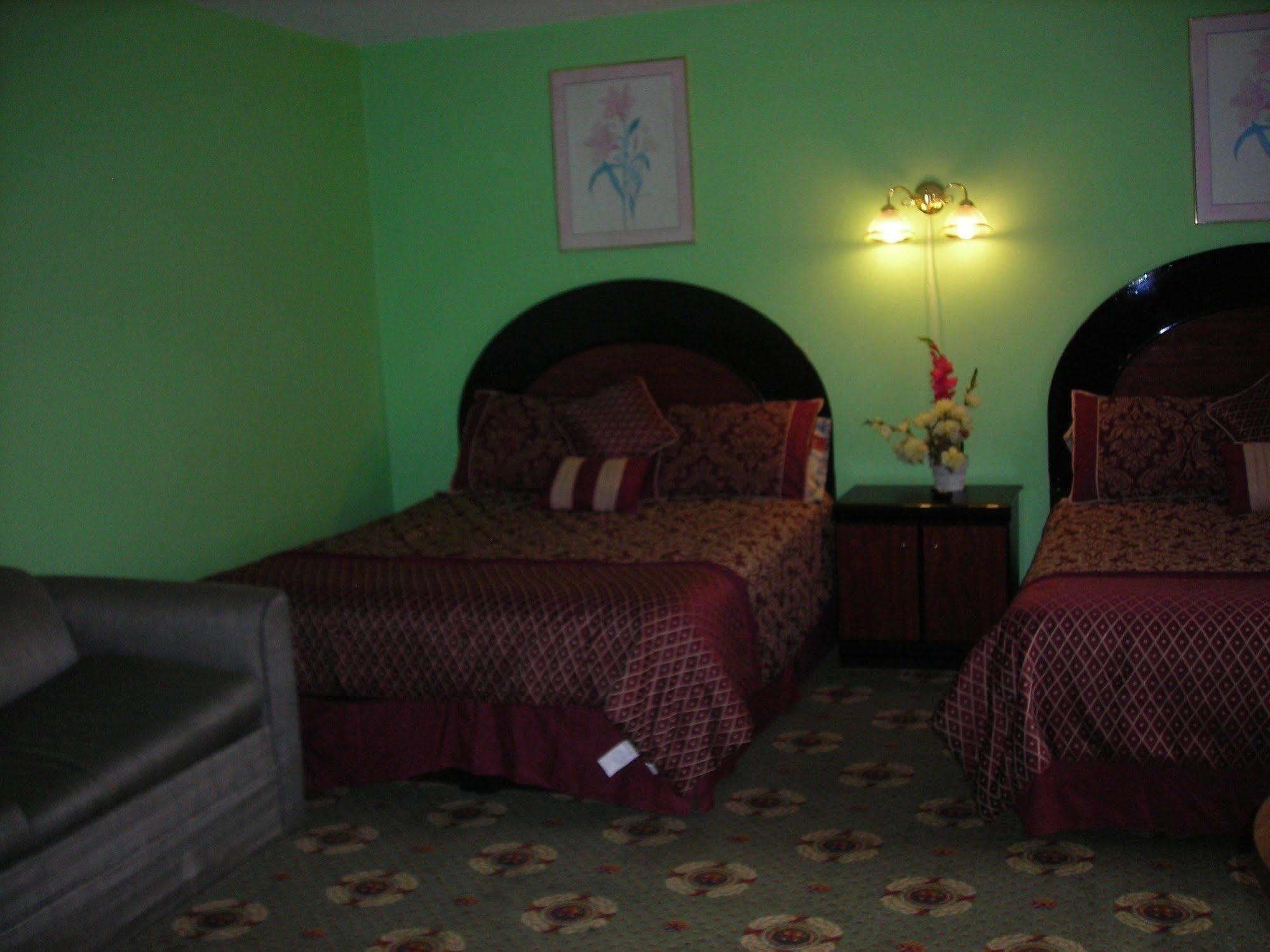 Deer Trail Motel Wisconsin Dells Bagian luar foto